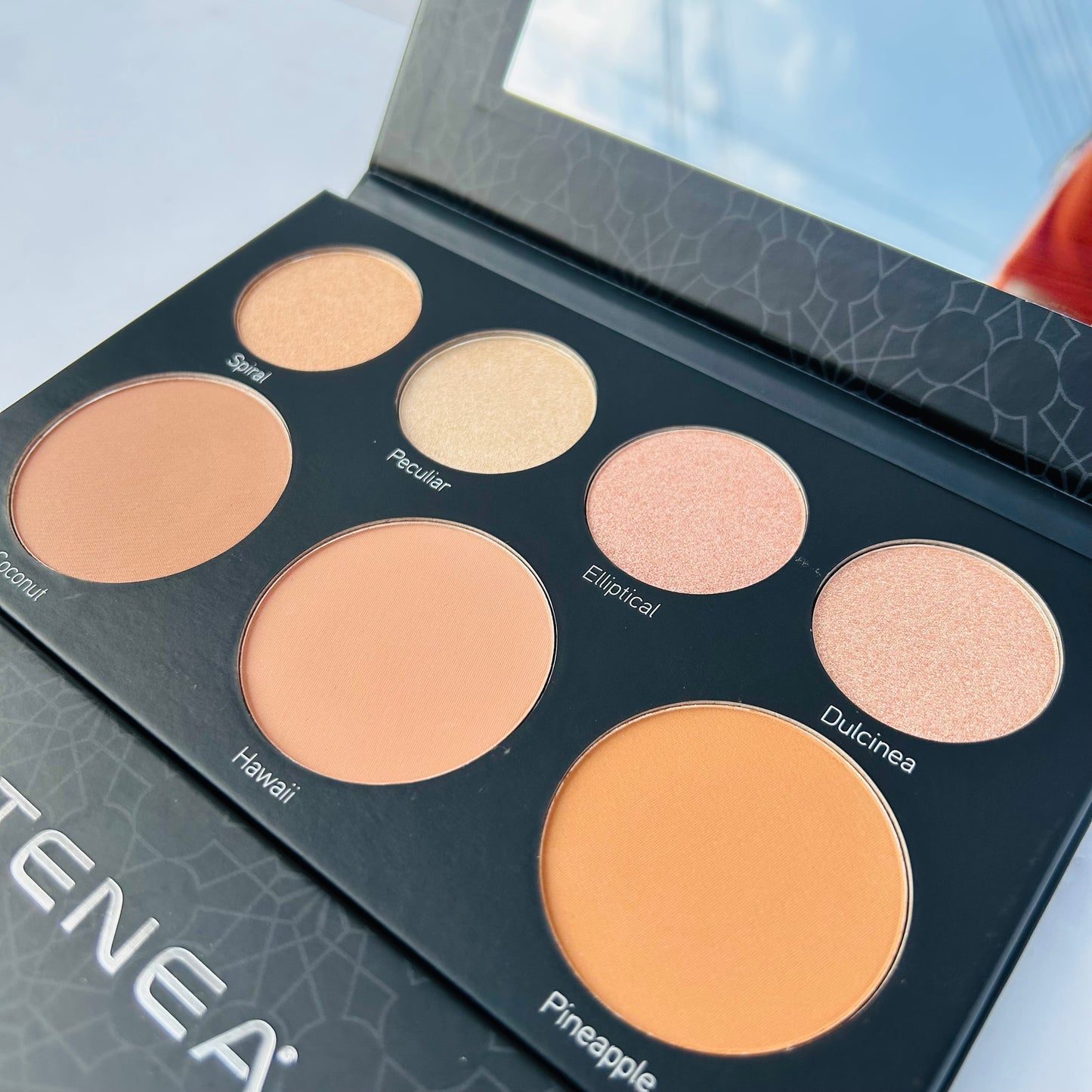 Contornos e iluminadores Glam Black - Atenea